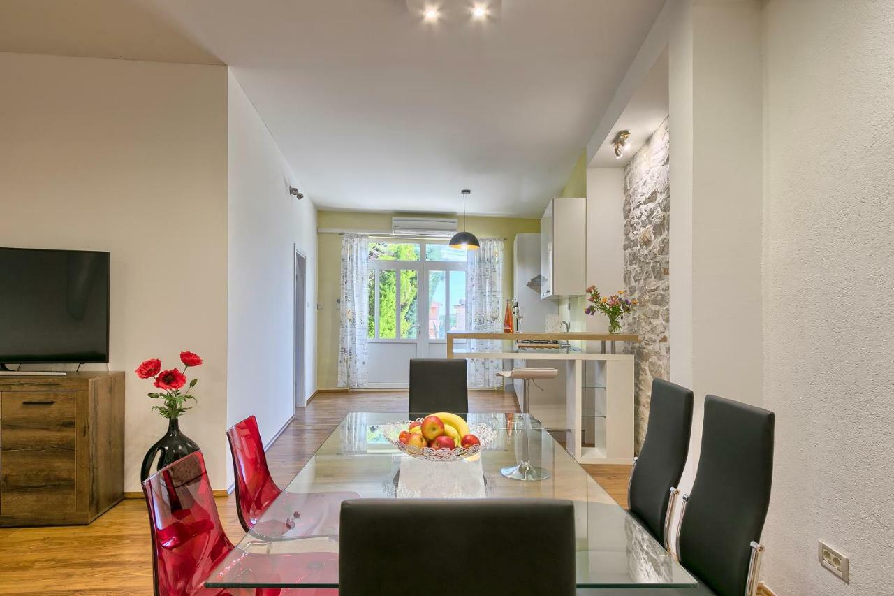 Wellness Apartman Kaiser พูลา ภายนอก รูปภาพ