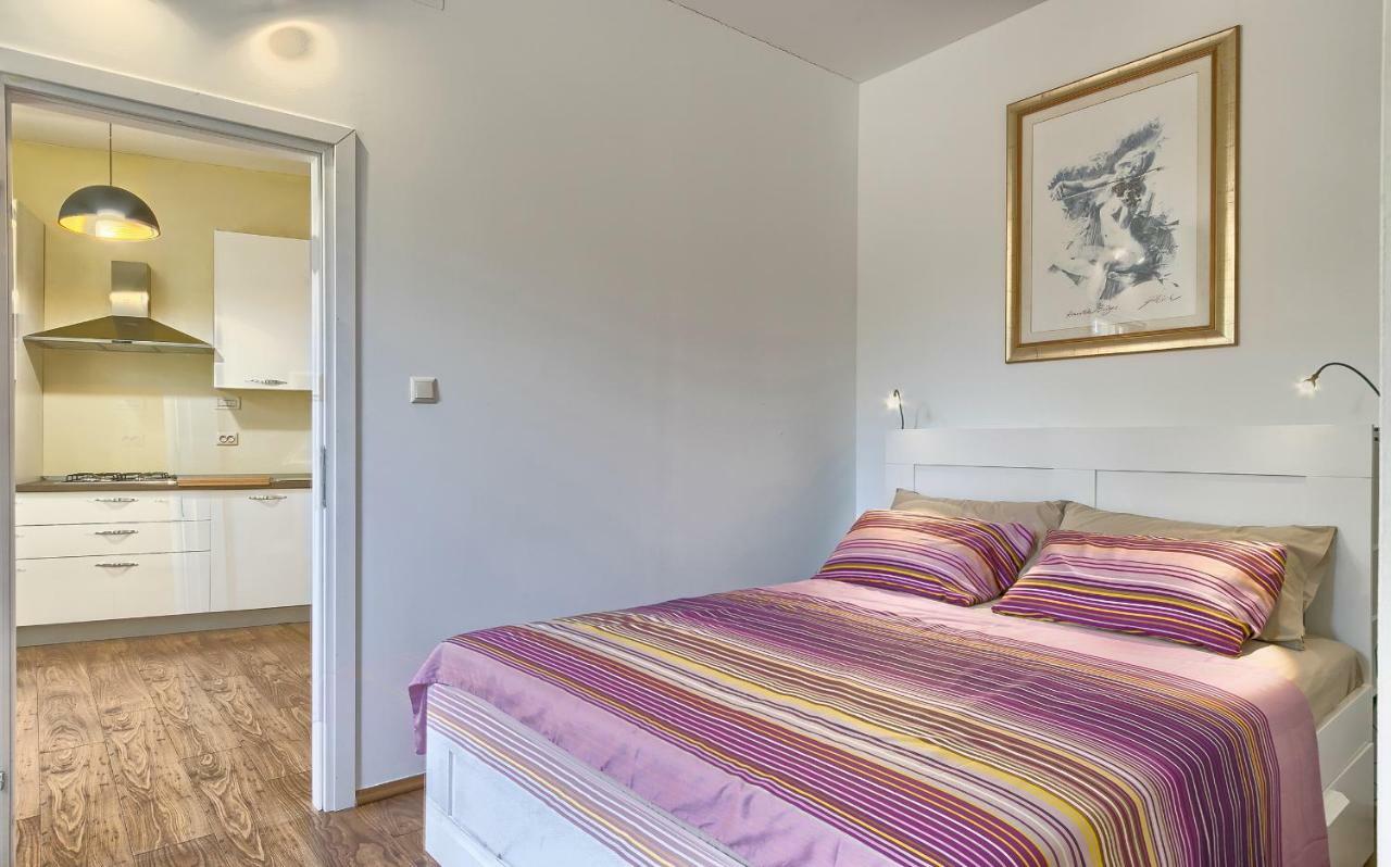 Wellness Apartman Kaiser พูลา ภายนอก รูปภาพ